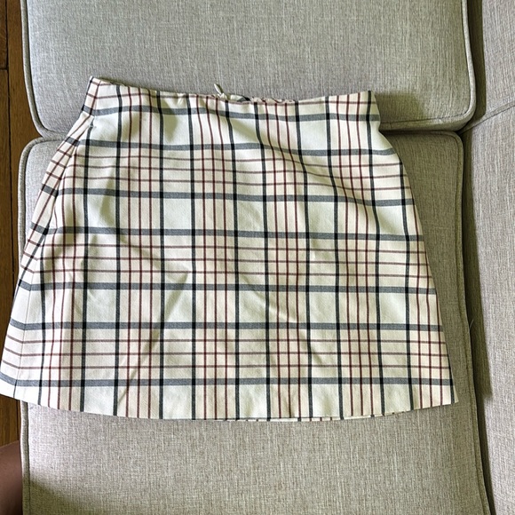 Wilfred Dresses & Skirts - Aritzia Wilfred Plaid  Patio Mini Skirt Size small